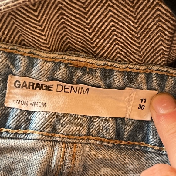 Garage Denim Mom Shorts - Picture 3 of 3